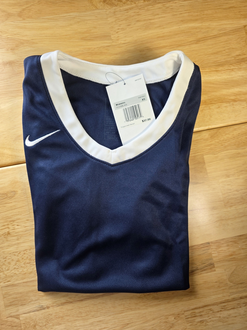 NWT Nike Women's Basketball Navy V-Neck Athletic Top with White Trim